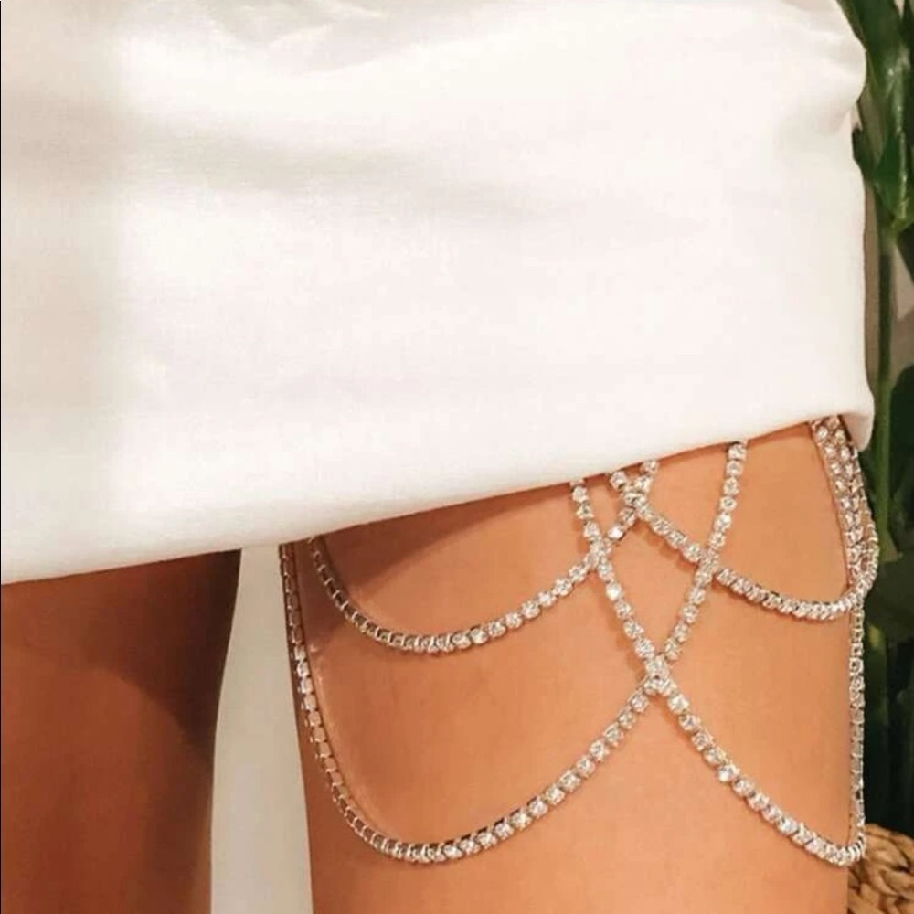 Silver decor layered body chain